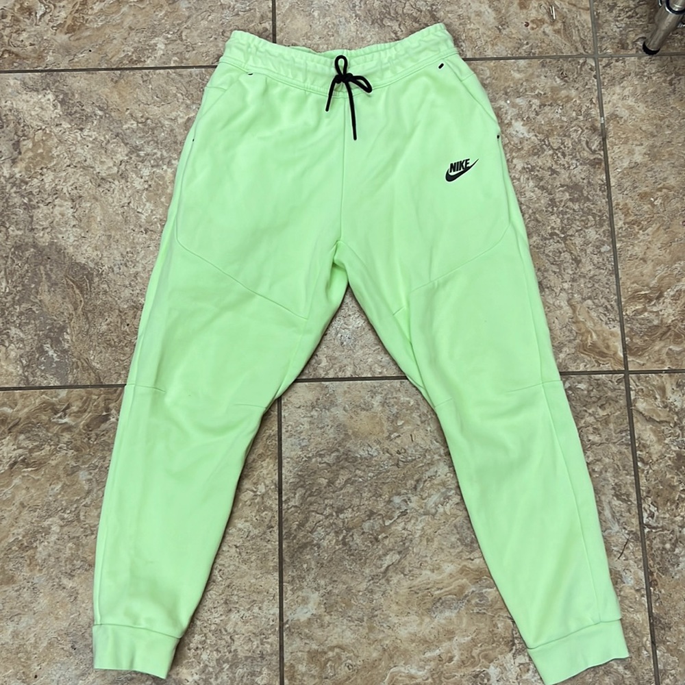 Nike pants size XL boys